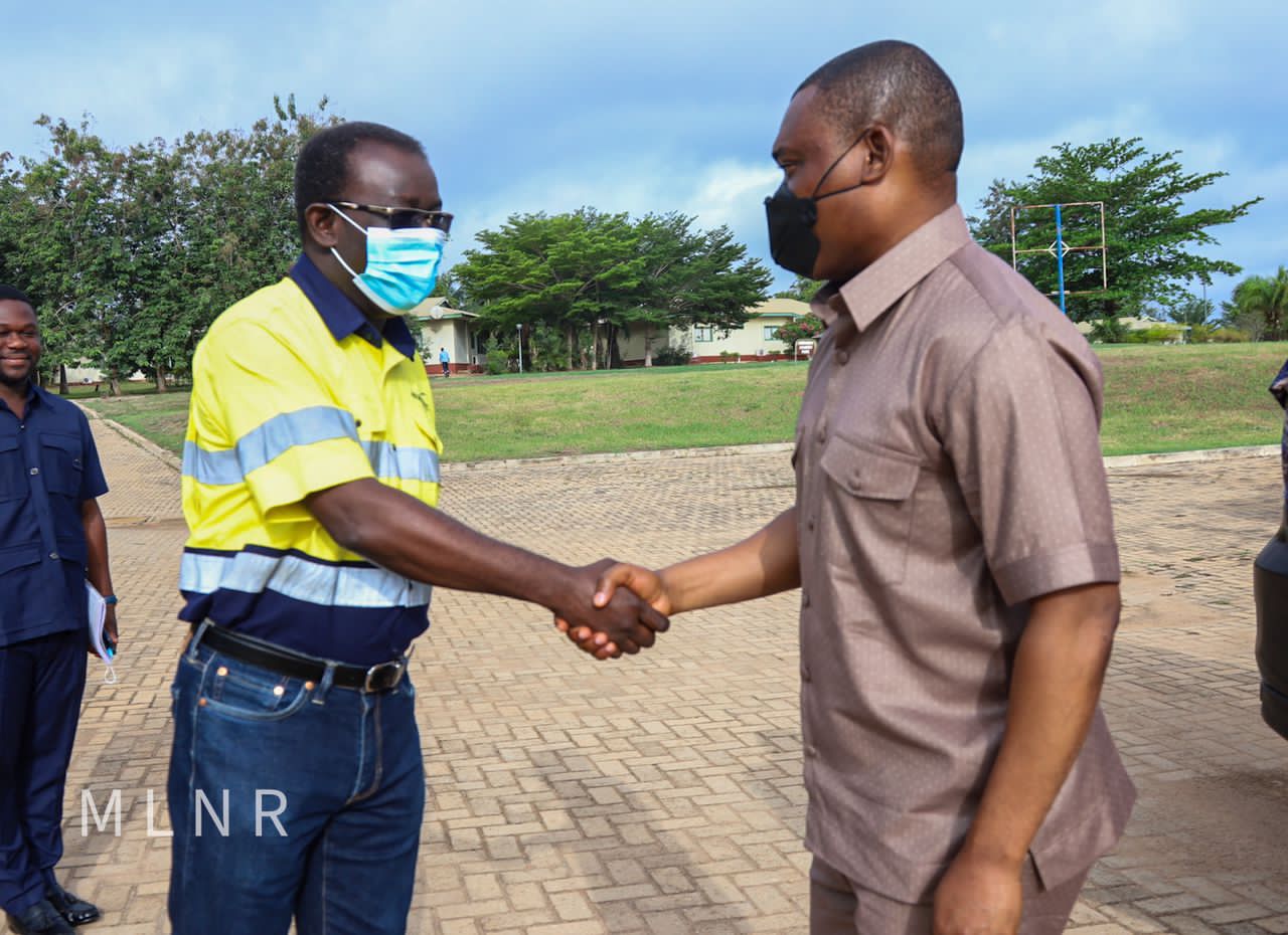 Mr George Mireku Duker exchanging pleasantries with Mr Kwame Addo-Kufuor. Mr George Mireku Duker exchanging pleasantries with Mr Kwame Addo-Kufuor.